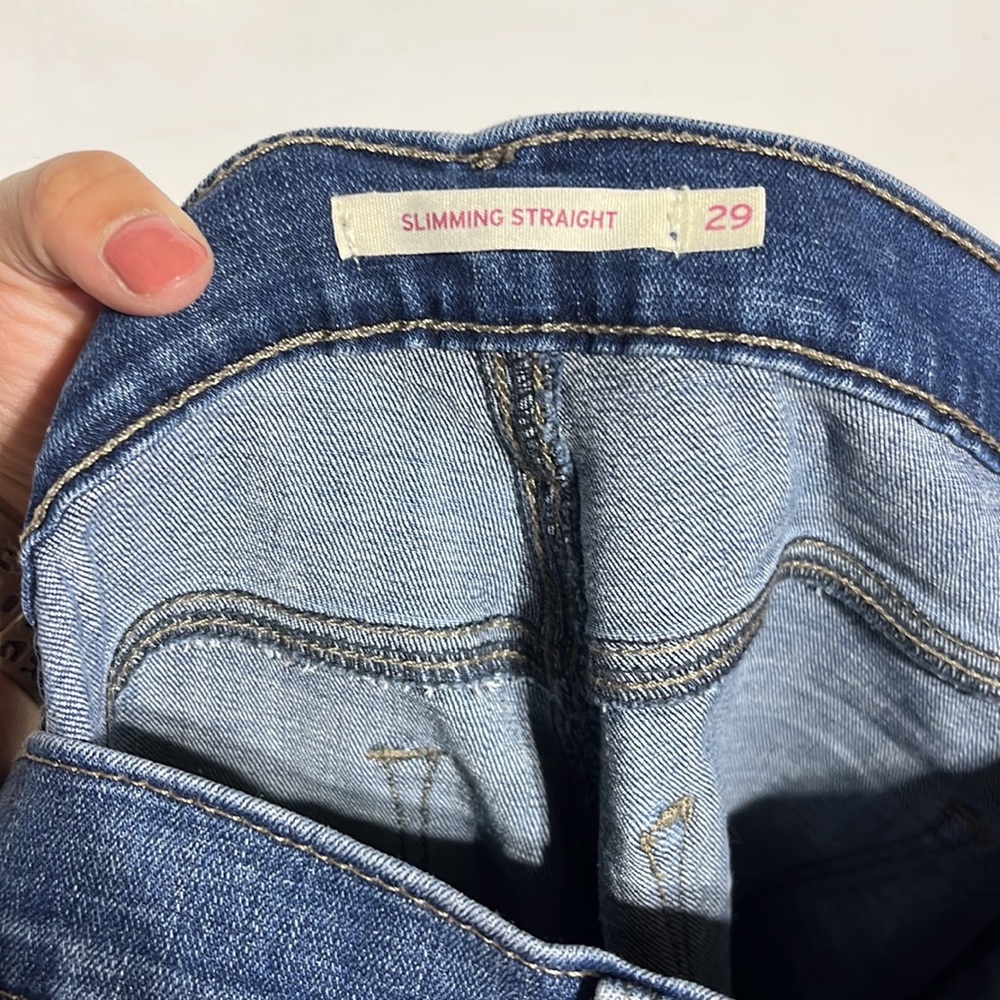 Levi's Slimming Straight Frayed Hem Medium Wash Denim Jeans Size 29 - Picture 10 of 11